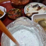 밥먹으면서 <b>민초</b>프라페 마시는사람