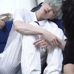 <b>이분</b> 누군지 아니