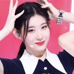 <b>이날</b> 채령 개예쁘지않음?