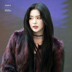 깔끔한 <b>흑발</b>이 잘 어울리는 아이돌