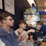 [풀햄보이즈] 자리 좁은지 맥스 의자 <b>뒤</b>로 <b>팔</b> 얹는 아르망...