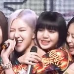 <b>리사</b> 얼굴 진짜 ㅈㄴ 작네
