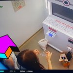 8/20 홍대두컷네컷 까르뱅안경절도장면<b>cctv</b>공개