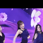 김채원 <b>허리</b> 왜이렇게 얇음…?