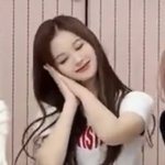 <b>설윤</b>아 잘자