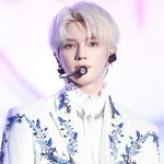 태용 진짜 잘생겼다……..