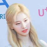 <b>화려</b>한 금발이 어울려
