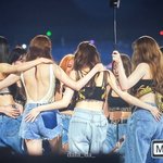 우주소녀 베르사체 코디 대박이다