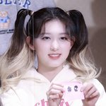 포니테일 양갈래한 신인여돌.jpg