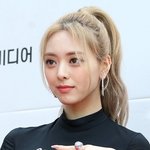 K글로벌하트드림어워즈 레드카펫에서 있지 <b>유나</b>