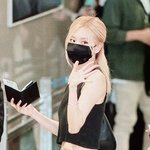 로제 마스크 여권케이스도 <b>생로랑</b>이네