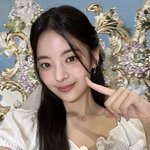 있지 <b>리아</b> 눈썹만 바꾸면 이쁘겠다