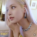 뭐야 근데 <b>리사</b> 앞머리까도 예쁨
