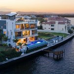 잘난 줄 알고 고개 <b>빳빳</b>히 들고 다니다가