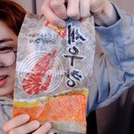 아이돌 필통에 들어있는 것 중 가장 신박함.jpg