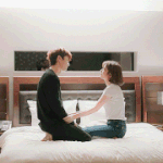 절절하게 사랑해놓고 영화에서 극악<b>무도</b>한 범죄자와 형사로 재회하는...