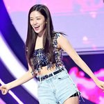 장원영 보다 안유진이 더 예뻐보이네