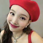 뭔가 아이<b>돌</b>들 데뷔하고 <b>두</b>번째 앨범 타이틀이 띵곡인듯