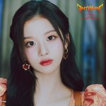 <b>설윤</b>은 어쩜 공주 같이 생겼을까