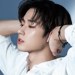주연 또 더비 선물 들고옴