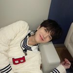 <b>영훈</b> 웃는게 너무 이쁨