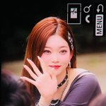 데뷔 후 첫 <b>대면</b> 팬미팅한 여자 아이돌