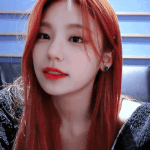 <b>예지</b> 이 머리색 잘어울려