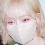 윈터 <b>파란</b>렌즈 개이쁘다