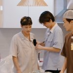 [NCT칠프] 태일이 <b>주머니</b>에 마이크 왜 꽂은거얔ㅋㅋㅋㅋ