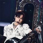 비주얼에 <b>한몫</b>하는 나른한 눈빛