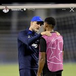 눈물주의) 투헬에게 인사하는 첼시 선수들.