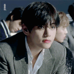 뷔 진짜 예쁘긴해