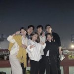 <b>환연</b> 여기 중간에 있는 여자는 ㄴㄱ임?
