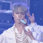 <b>버논</b> 얼굴 좀 보셈