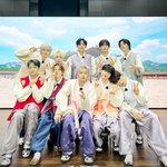 [트레저] <b>한복</b>입은 모습보니 편안하다