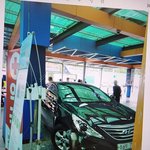 휴게소 차량 <b>돌진</b>.10대 여학생등 2명 부상