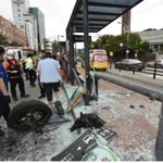 버스정류장 승용차 돌진.10대 여아등 13명 부상