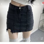 이 치마 지금 <b>사도</b> 괜찮음?