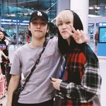 제이콥 형이랑 진짜 똑같이 생<b>겻네</b>