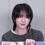 범규 장발 머리가