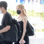 <b>로제</b> 파리 출국