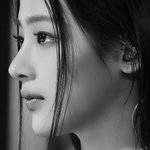 민지 이 사진 뭔가 <b>설윤</b> 닮지 않음?