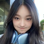 어디서 또 김채원 가슴에 대해 <b>토론</b>하시나보군