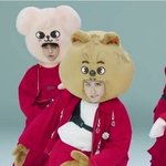 [스키즈] 표정은 <b>비장</b>한데