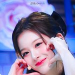 비주얼로 센터 <b>차지</b>할 아이돌