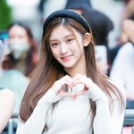 아이브 <b>이서</b> 뮤뱅 출근짤