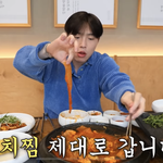 [이것좀봐줘] <b>이</b> <b>옷</b> <b>정보</b> 아는사람ㅠㅜ