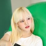 아이브 리즈 치아랑 입술 너무 매력적이지 않냐