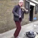 할아버지 잘못이다 vs 돌아서 안간 <b>시민</b> 잘못이다