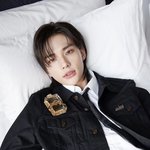 <b>현진</b> 입술 개부러워...